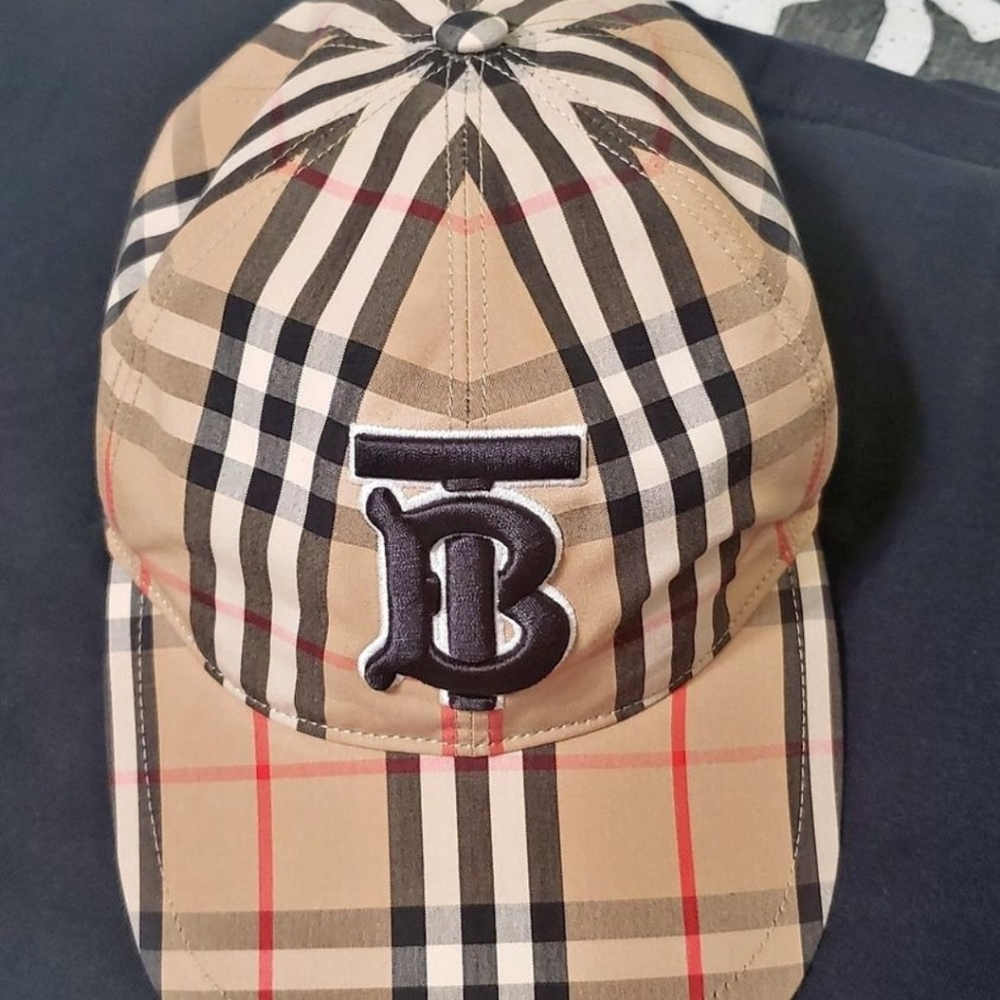 Burberry cap Authentic (Small size)